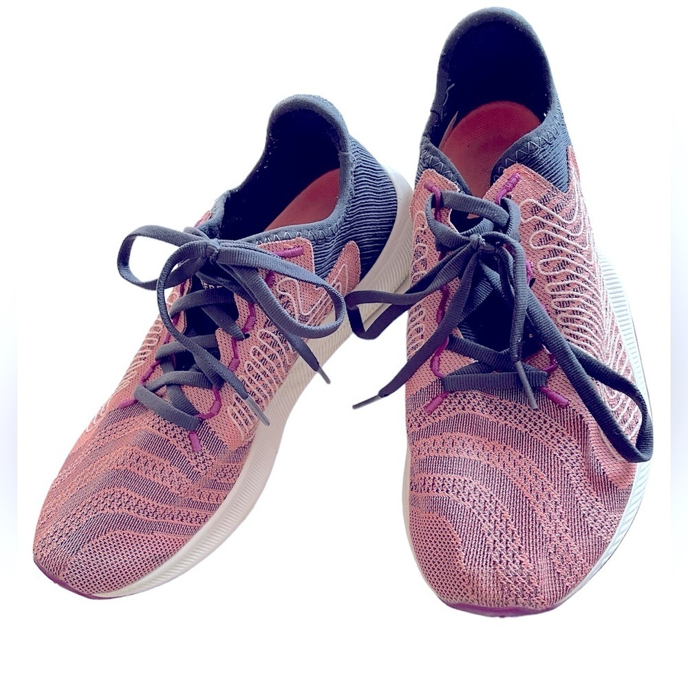 NEW BALANCE Fuel Cell
Rebel Running Shoes
Women's 7 Pink